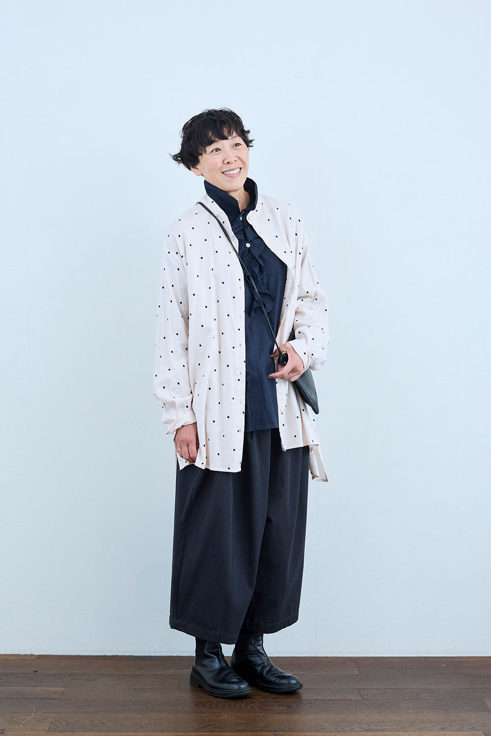アイラ シャツ ドット ベージュ
